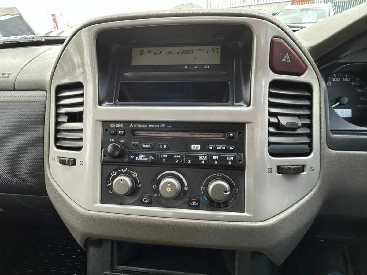 Mitsubishi Pajero CK 3.2 Comm - Image 3