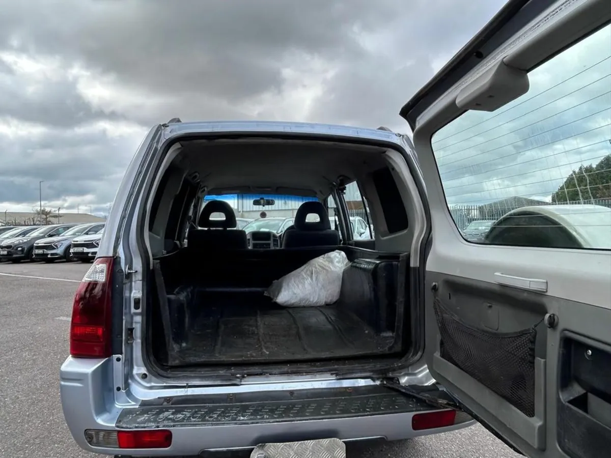 Mitsubishi Pajero CK 3.2 Comm - Image 2