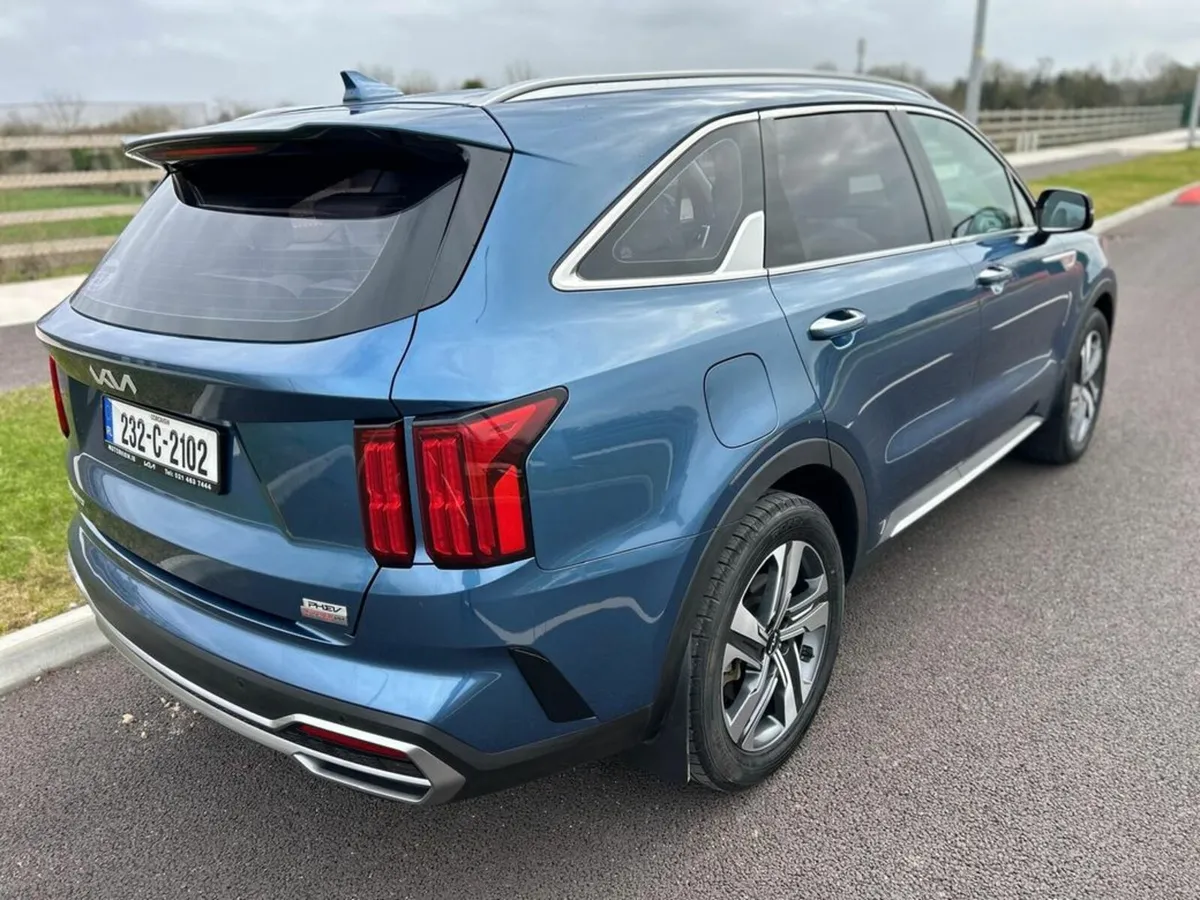 Kia Sorento Phev 7 SEATER! WARRANTY UNTIL 2030! *S - Image 3