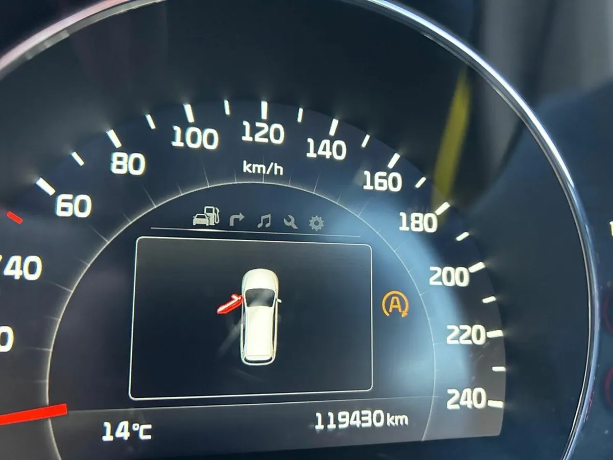 Kia Sorento Platinum 7 Seater *IMMACULATE CONDITIO - Image 3