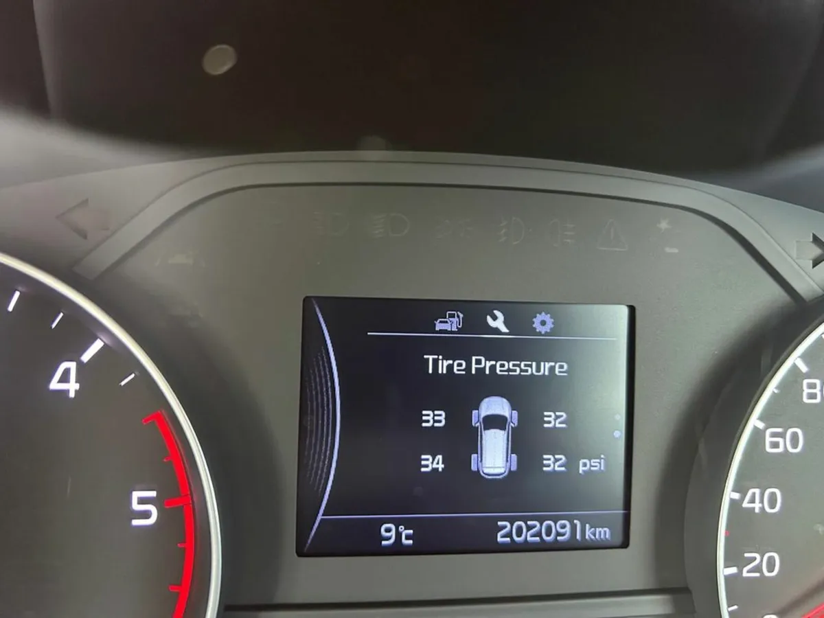 Kia Sportage 1.7D Spotless Condition Multi-Functio - Image 4