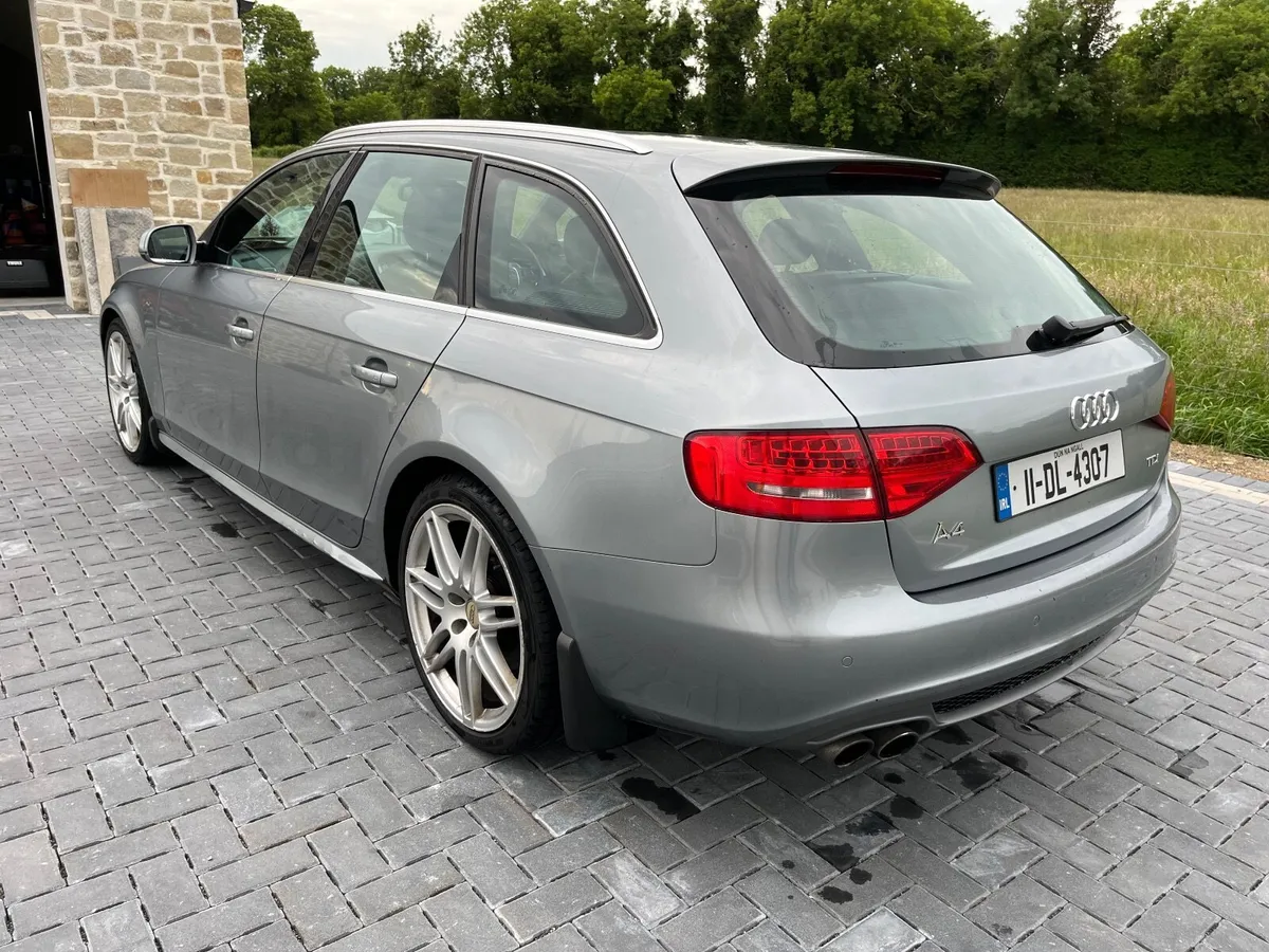Audi A4 2011 - Image 2