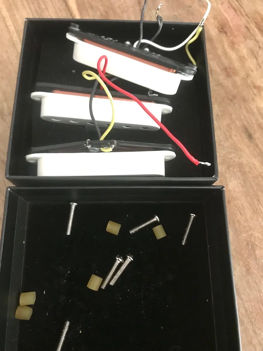 Fender Stratocaster pickups - Image 2