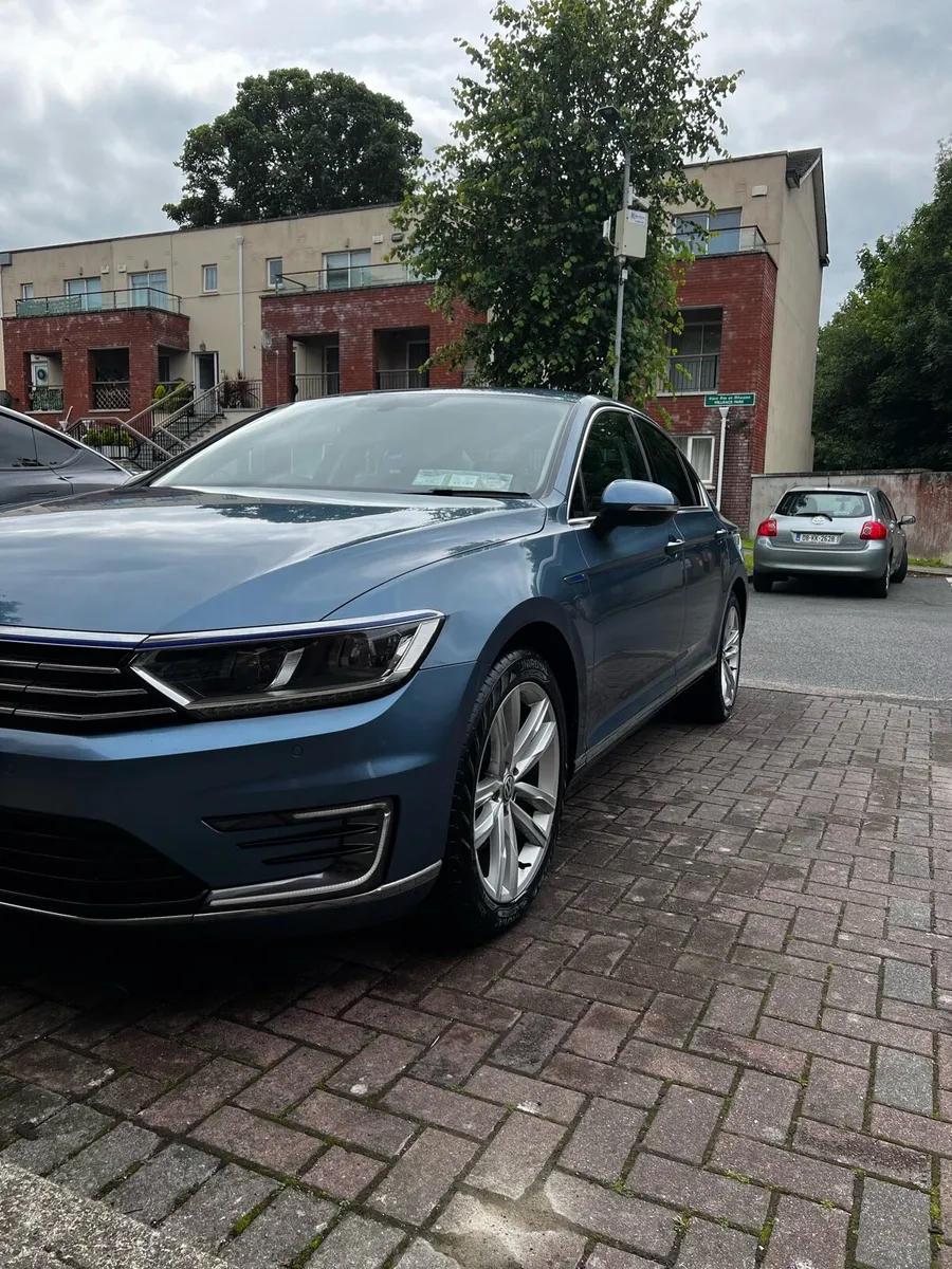 VW PASSAT GTE - Image 2