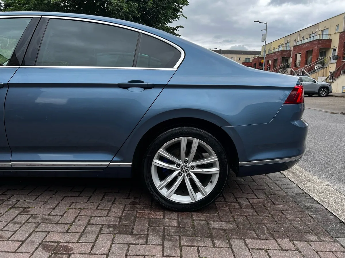 VW PASSAT GTE - Image 4