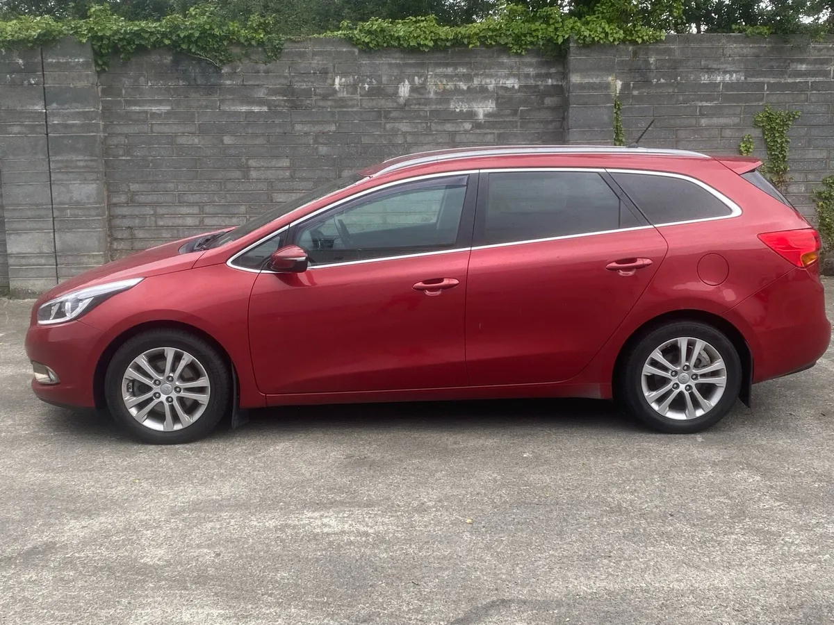 2015 Ceed, 1 Previous Owner,  NCT 12/25 - Image 1