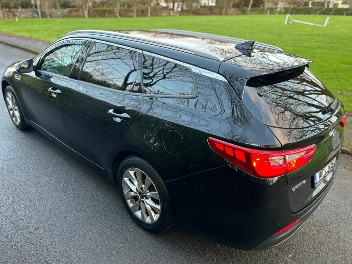Kia Optima Estate SW 1.7d premium spec 141PS 5DR * - Image 4