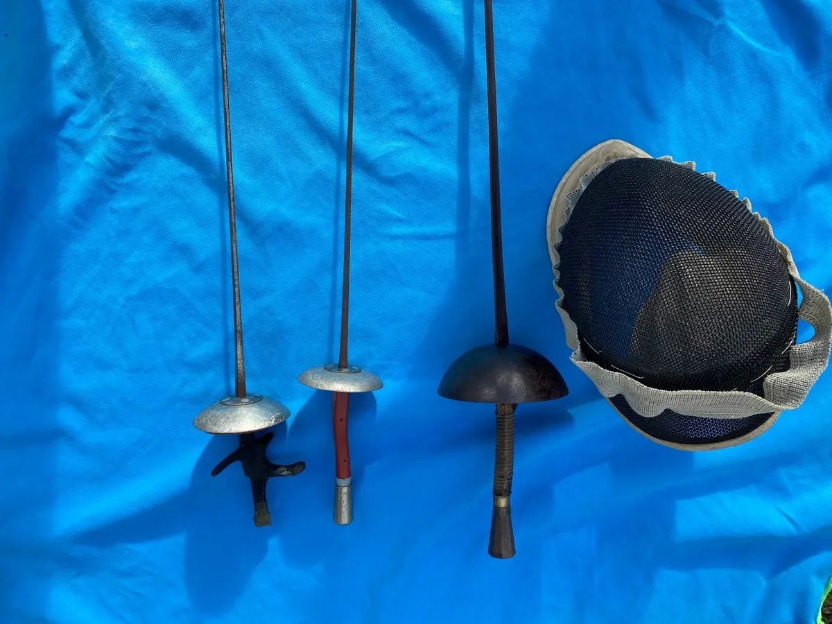 Antique swords and fencing mask - Image 2