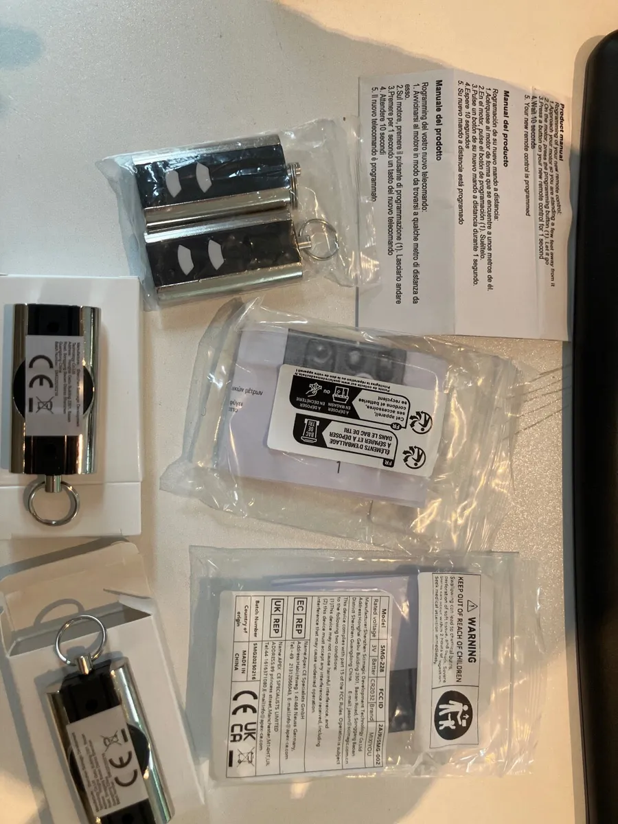Electric gate or garage door remotes - Image 1