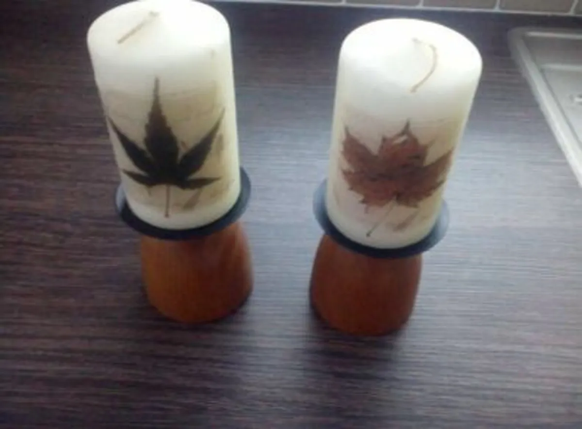 2 Wooden Base Candle Holders & Candles.