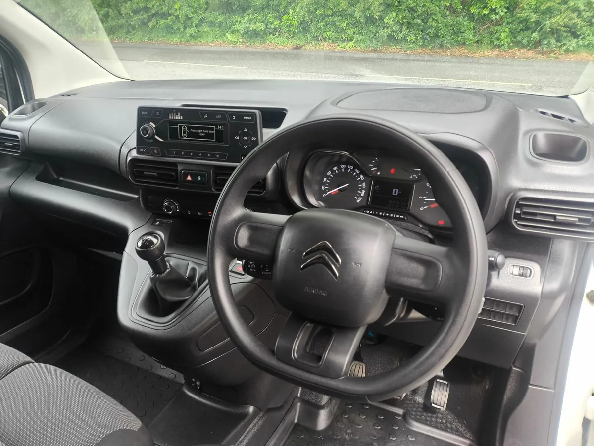 Citroen Berlingo 2021 - Image 2