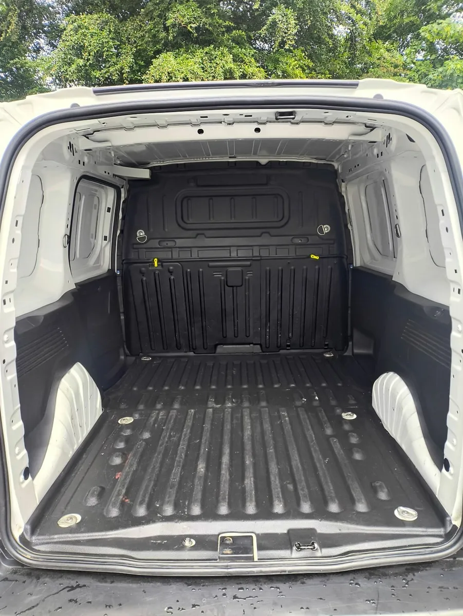 Citroen Berlingo 2021 - Image 3