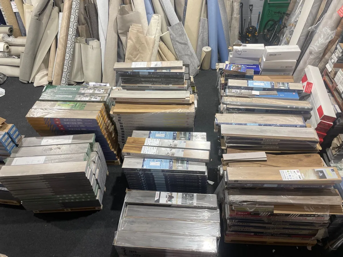 Carpet luxury bedding and furniture - Image 3