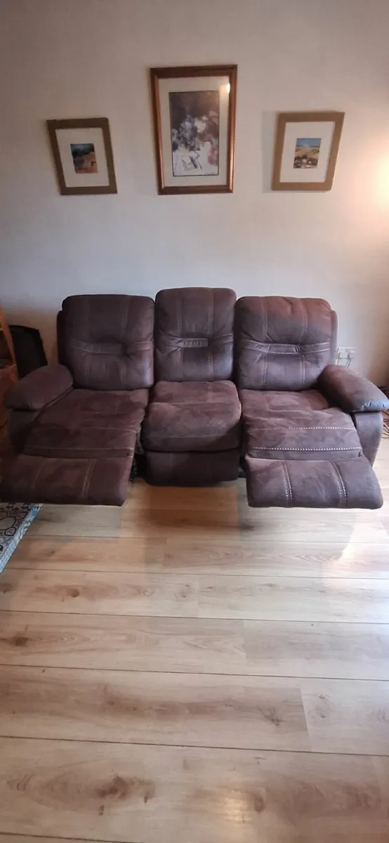 3 seat recliner Sofa - Image 1