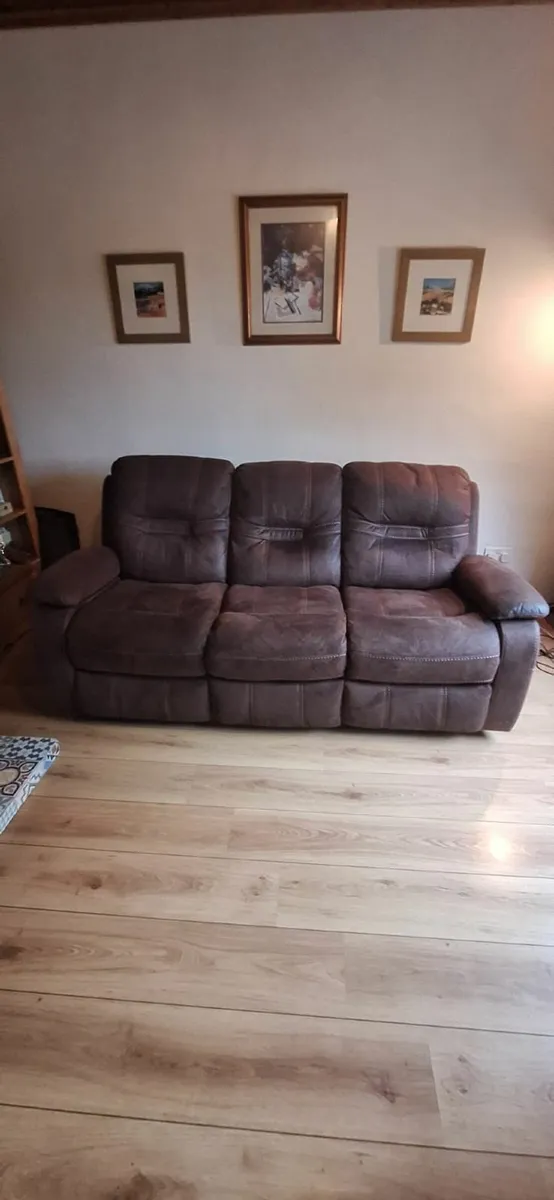 3 seat recliner Sofa - Image 2