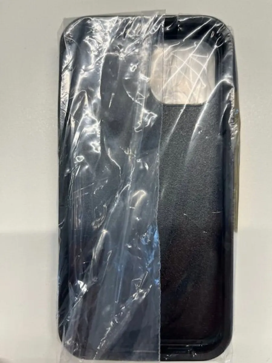 Otterbox iPhone 13/14 Case - Image 1