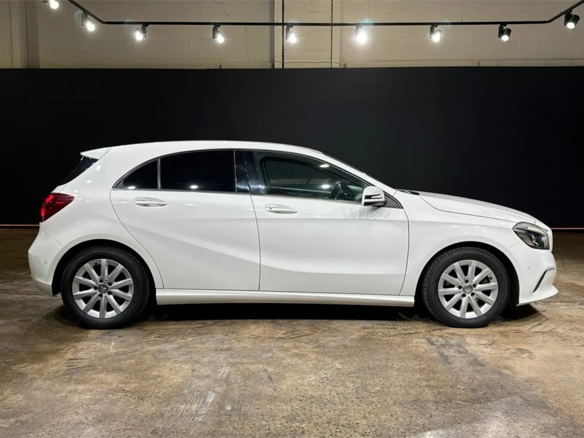 Mercedes-Benz A-Class A180 - 1.6 AUTOMATIC - REVER - Image 3
