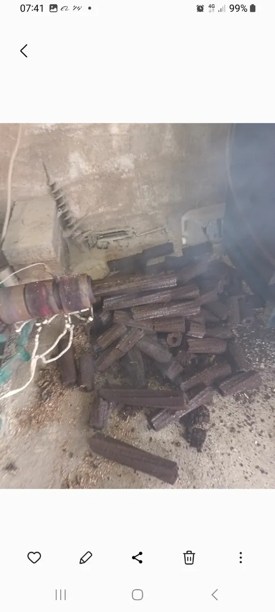 Sawdust Briquette machine THREE PHASE - Image 2