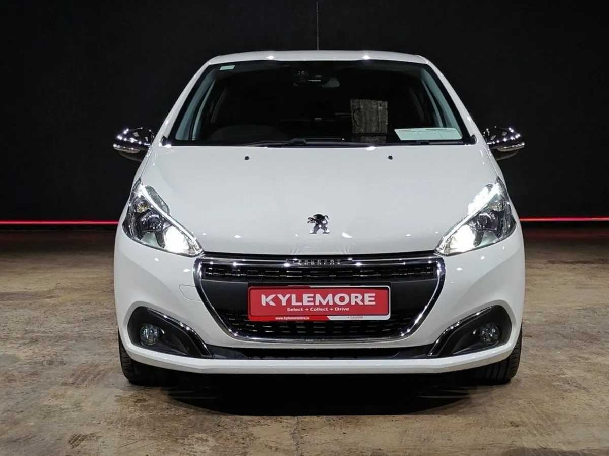 Peugeot 208 1.2 AUTOMATIC - PARKING RADAR - Image 3