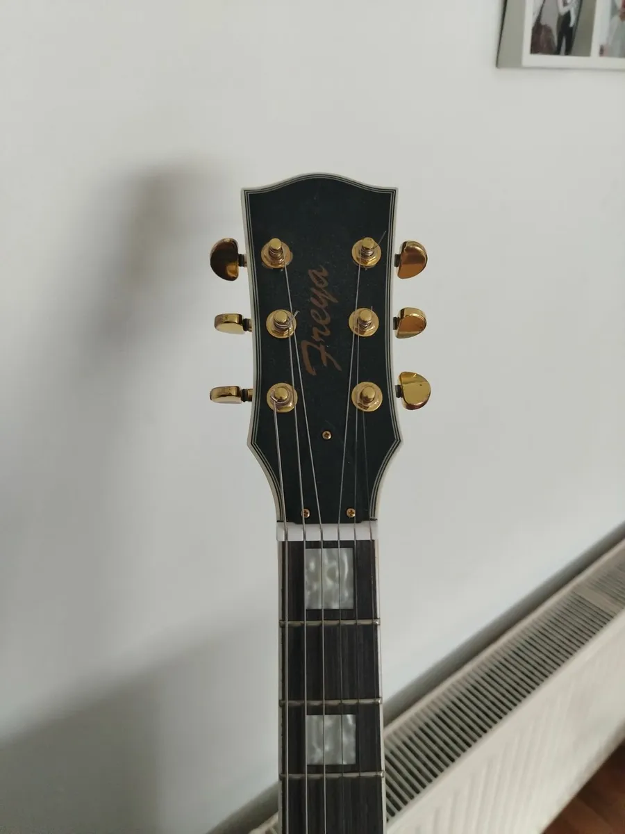Guitar Freya - Image 2