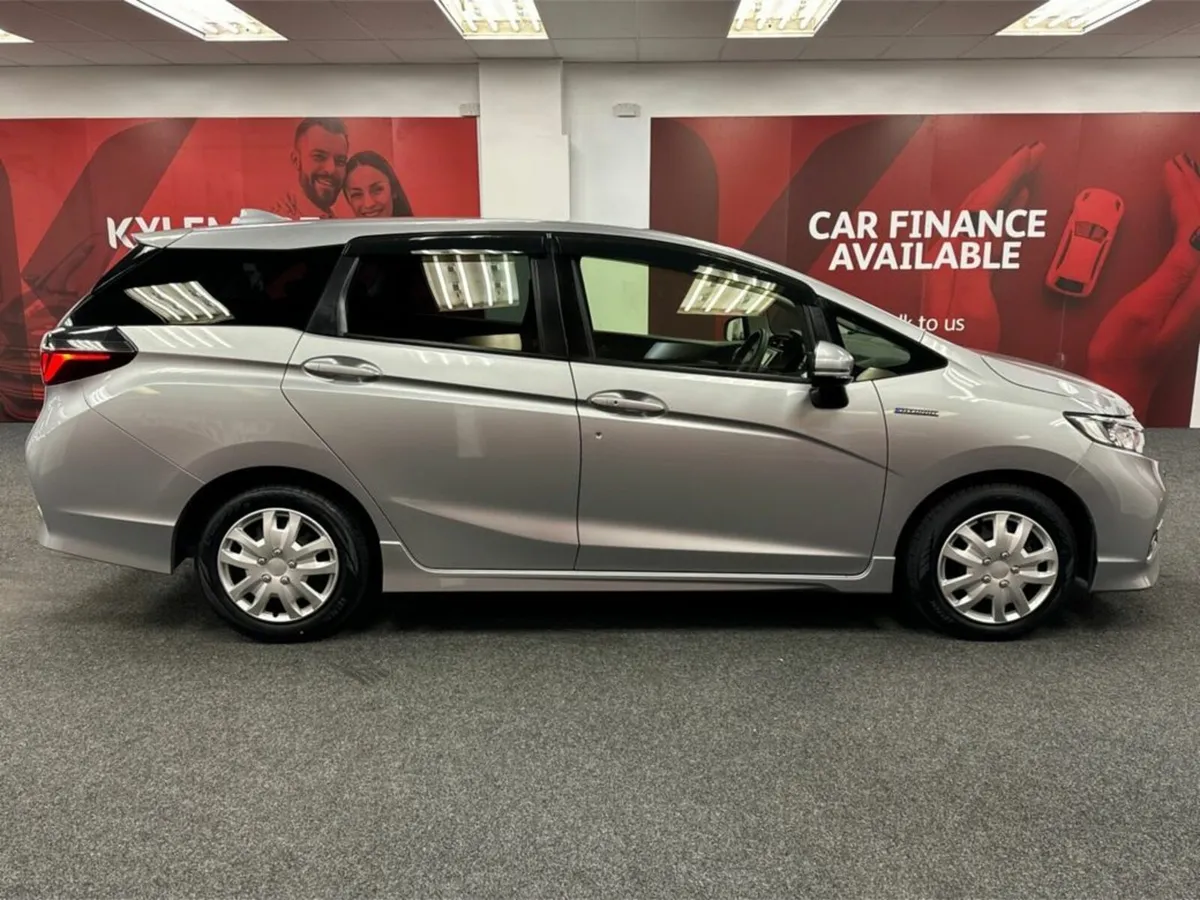 Honda Shuttle 1.5 HYBRID AUTOMATIC - REVERSE CAMER - Image 3