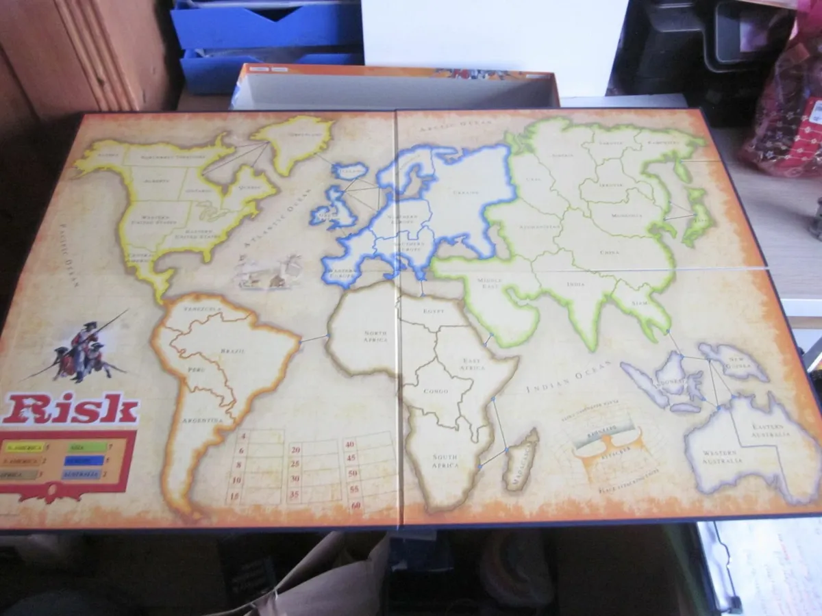 Risk The World Conquest Board  Game 2004 - Image 2