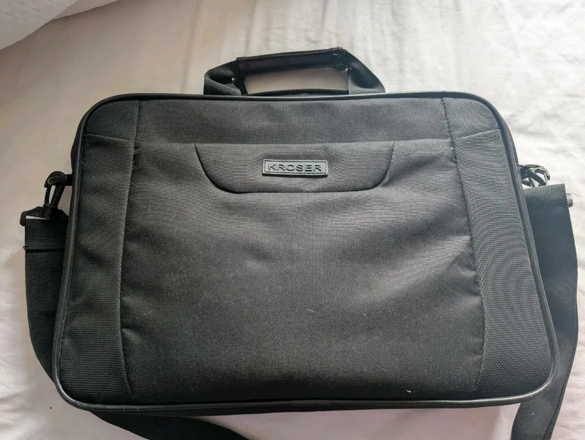 Toshiba laptop - Image 1