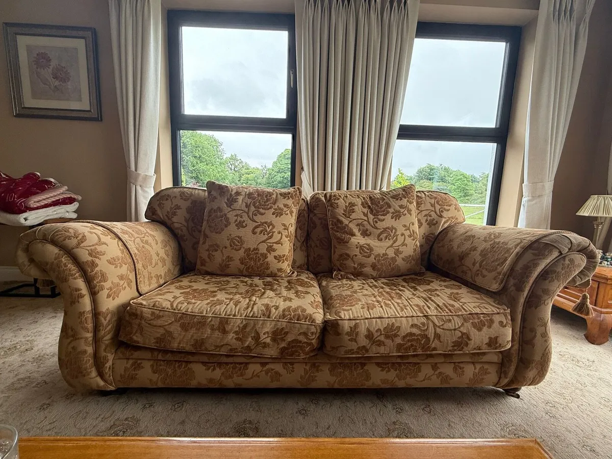 Suite of furniture - Image 2