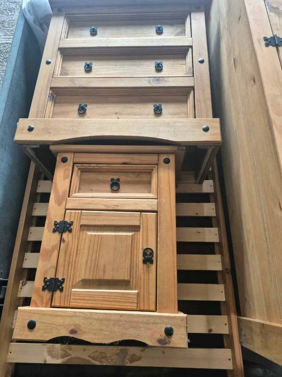 Bedroom furniture - Image 2