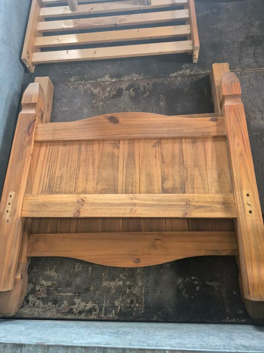 Bedroom furniture - Image 3