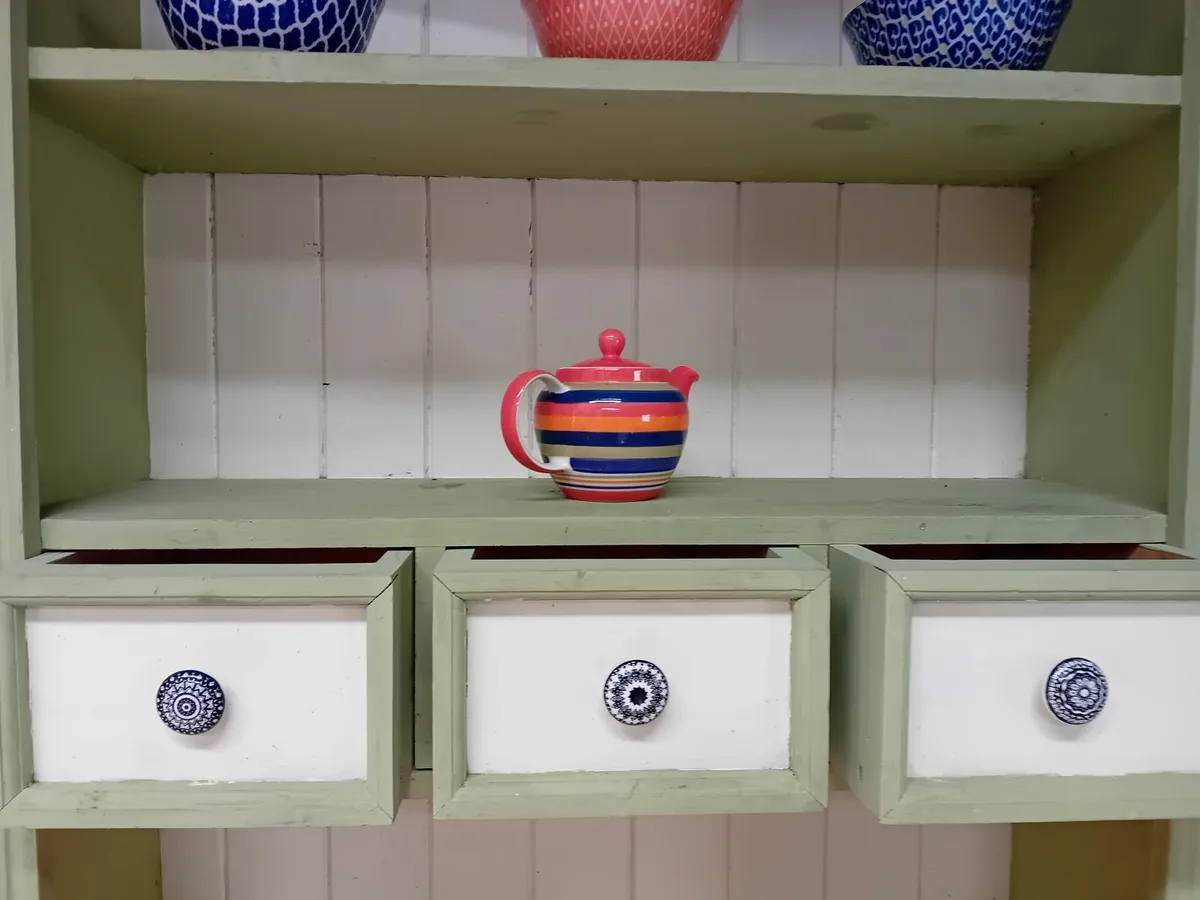 Kitchen dresser - Image 1