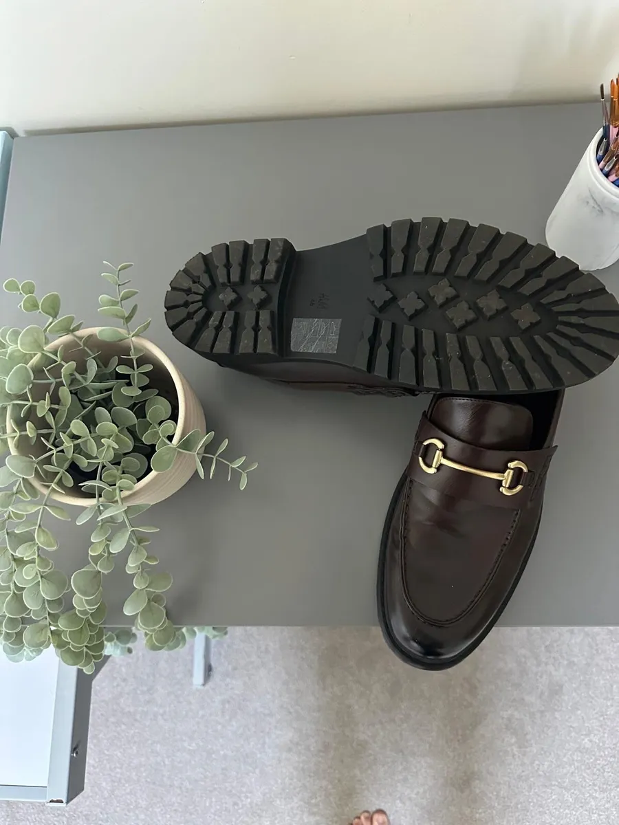 Moccasin - Image 3