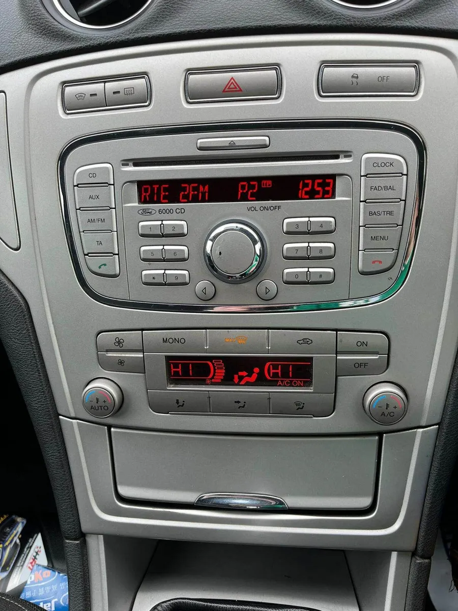 Ford Mondeo 2010 - Image 4