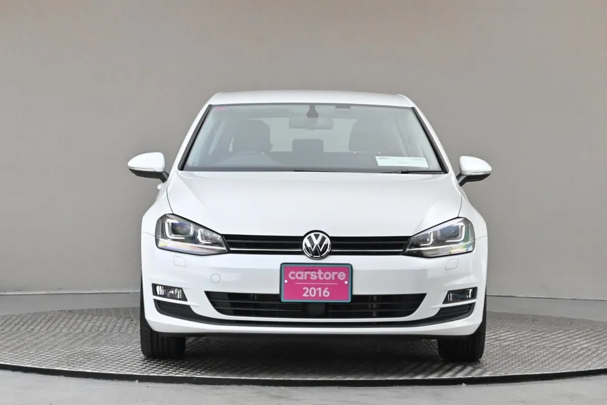 Volkswagen Golf 1.2 TSI DSG MK7 Comfortline  reve - Image 2