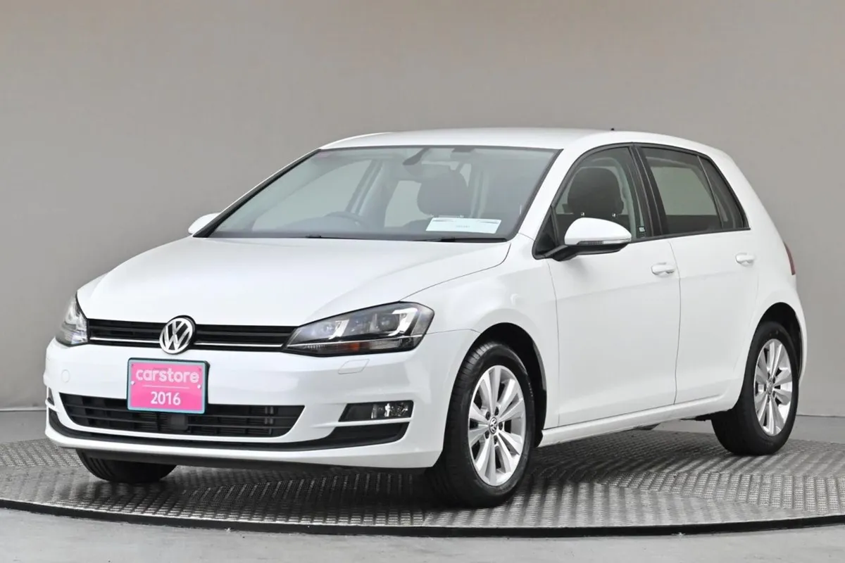 Volkswagen Golf 1.2 TSI DSG MK7 Comfortline  reve - Image 3