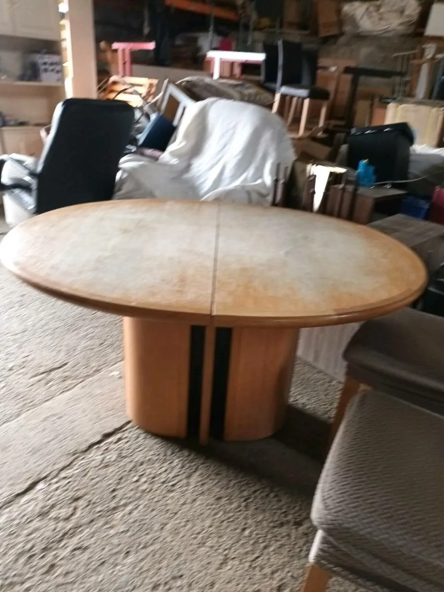 Extendable Table - Image 2