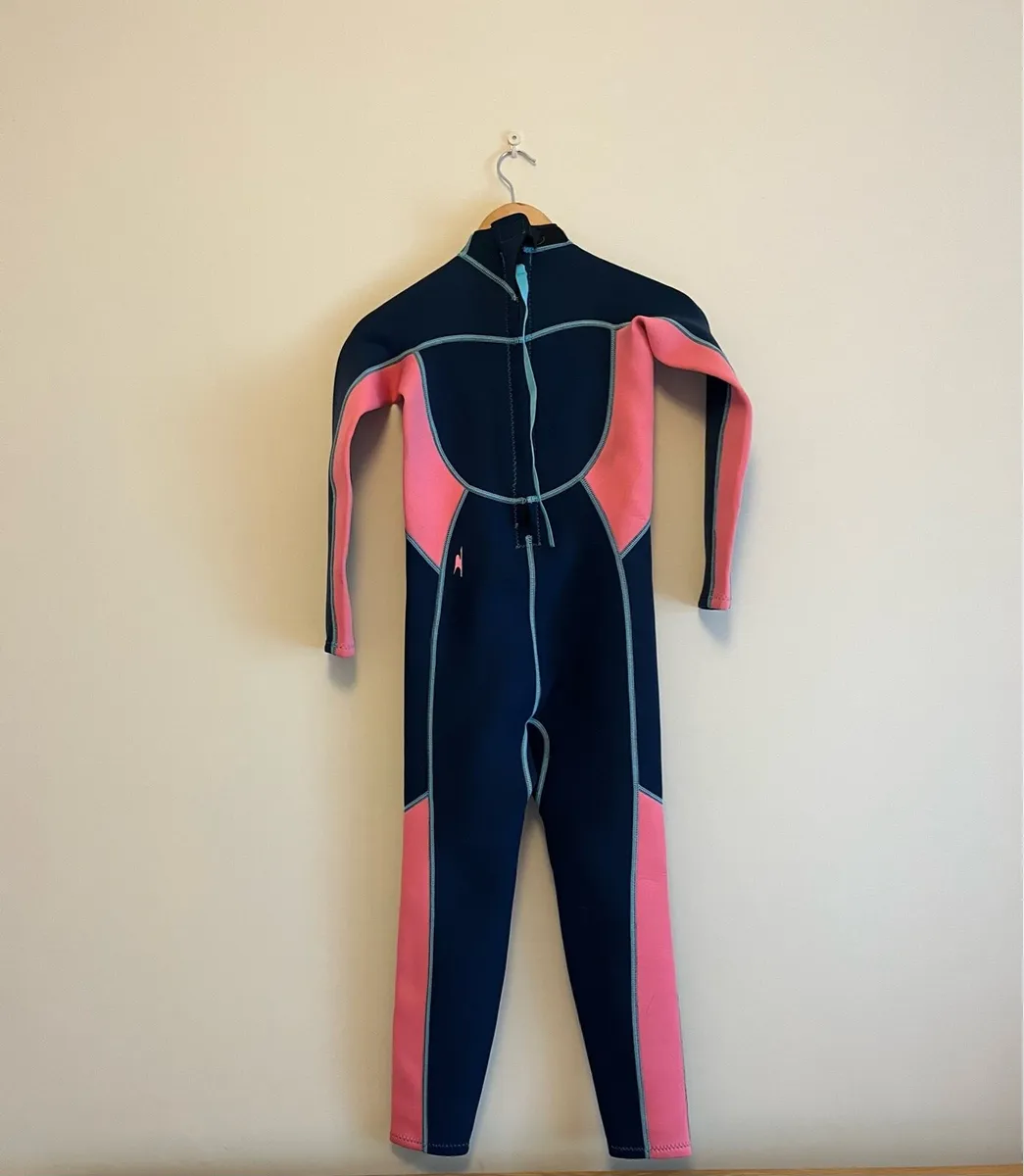 Child’s Wetsuit 11-12 years - Image 3