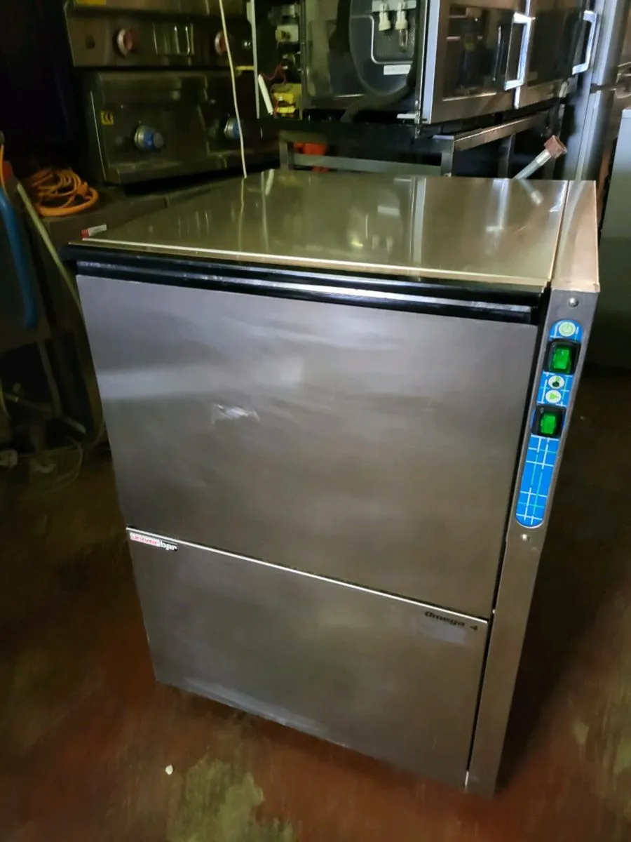 Dish/Glass Washer UNIVERBAR OMEGA 4 - Image 1
