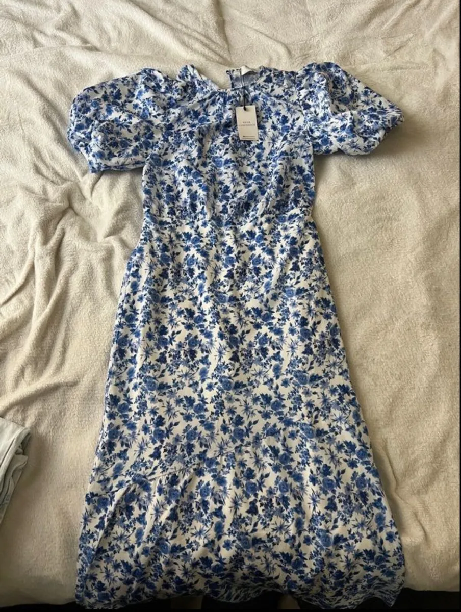 Dresse - Image 1