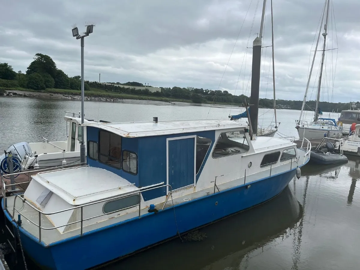 House Boat - Image 1