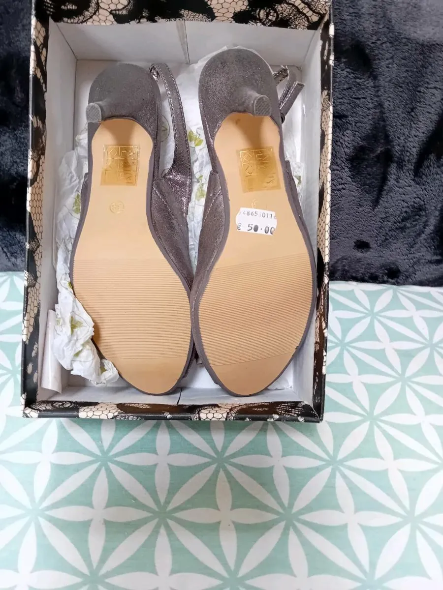 LADIES SHOES NEW BOXED - Image 2