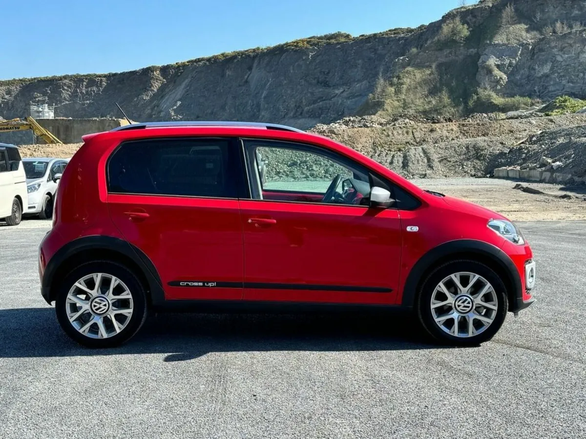 Volkswagen up! 1.0 TSI AUTOMATIC - CROSS UP! - Image 3