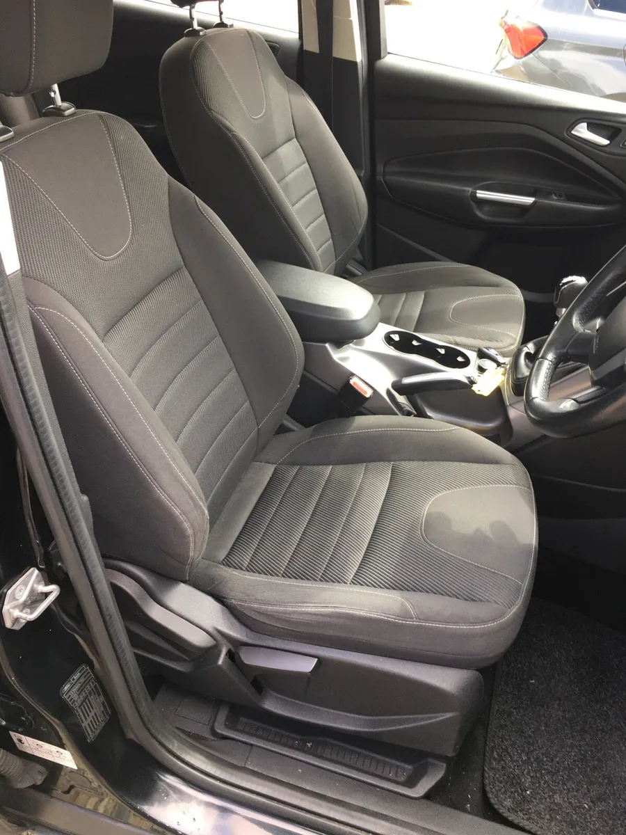 142 Ford Kuga 2.0 Tdci 6 speed low mileage - Image 4