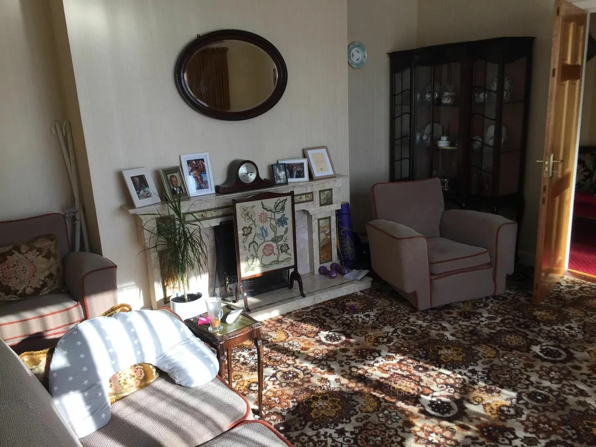 Original Navan Carpet 4.2m x 3.4m plus cuts off - Image 2