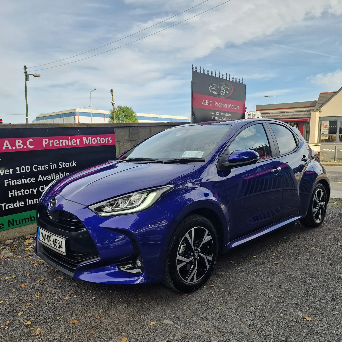 Toyota Yaris Hybrid Luna - Image 1