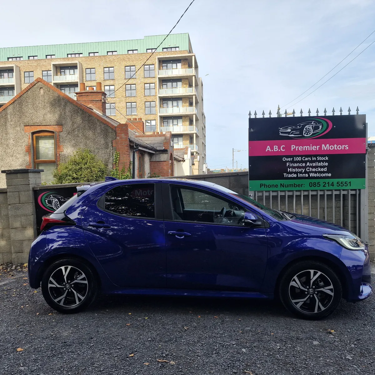 Toyota Yaris Hybrid Luna - Image 3