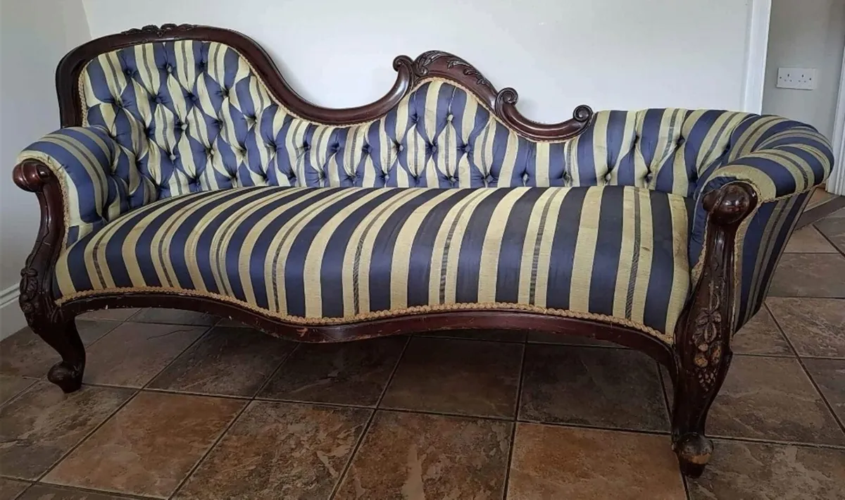 Large Vintage Style Cháise Lounge