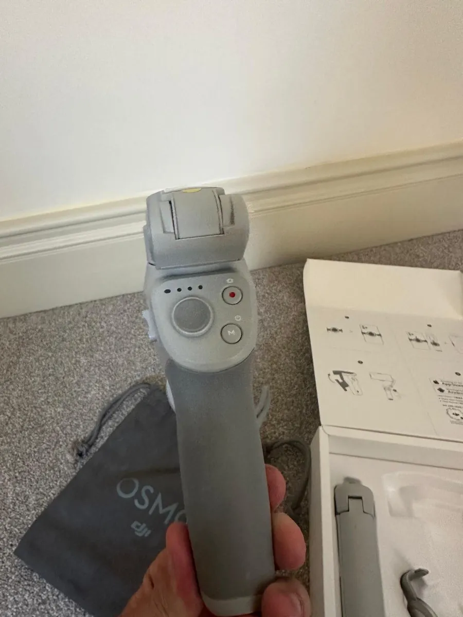 DJI Osmo Mobile 4 SE Gimbal - Excellent Condition - Image 3