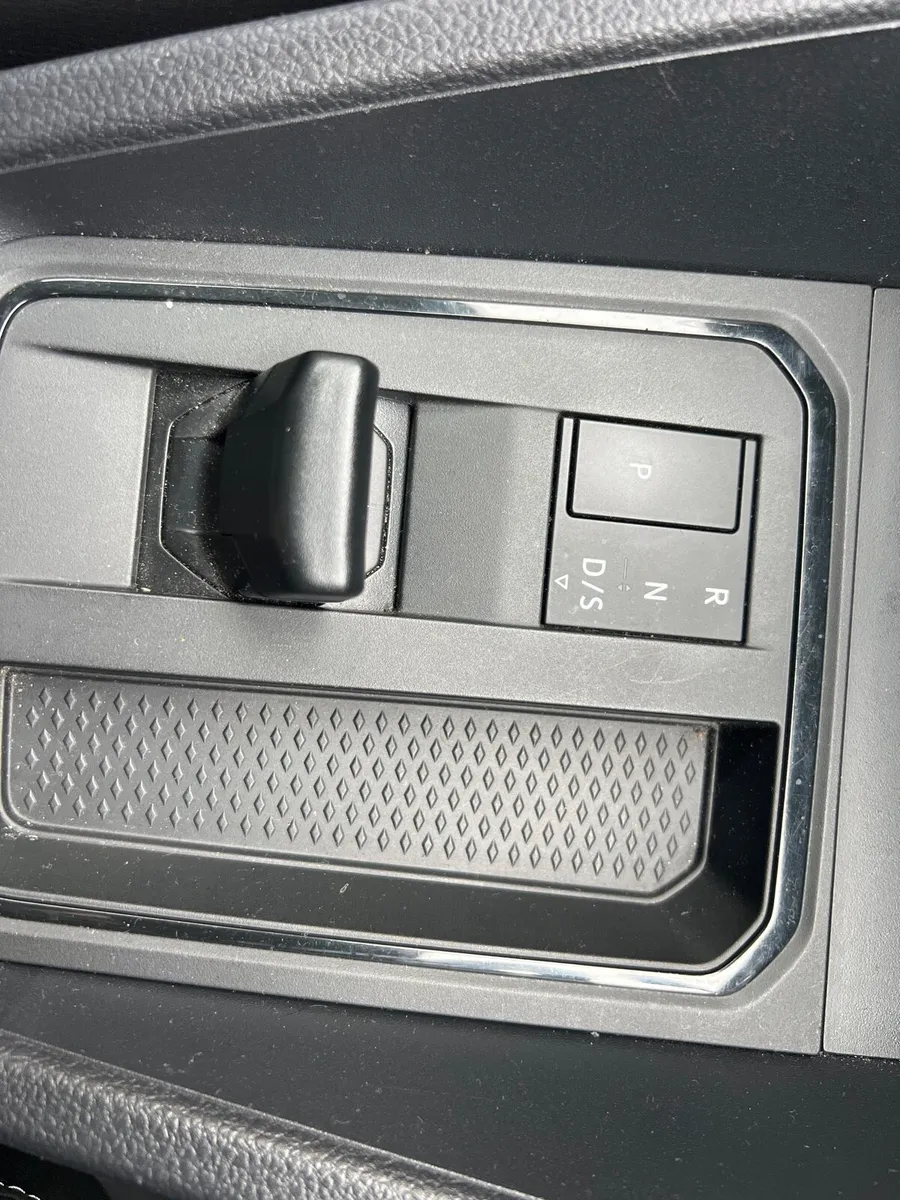 VW Caddy - 7 seats & wheelchair accessible - Image 3