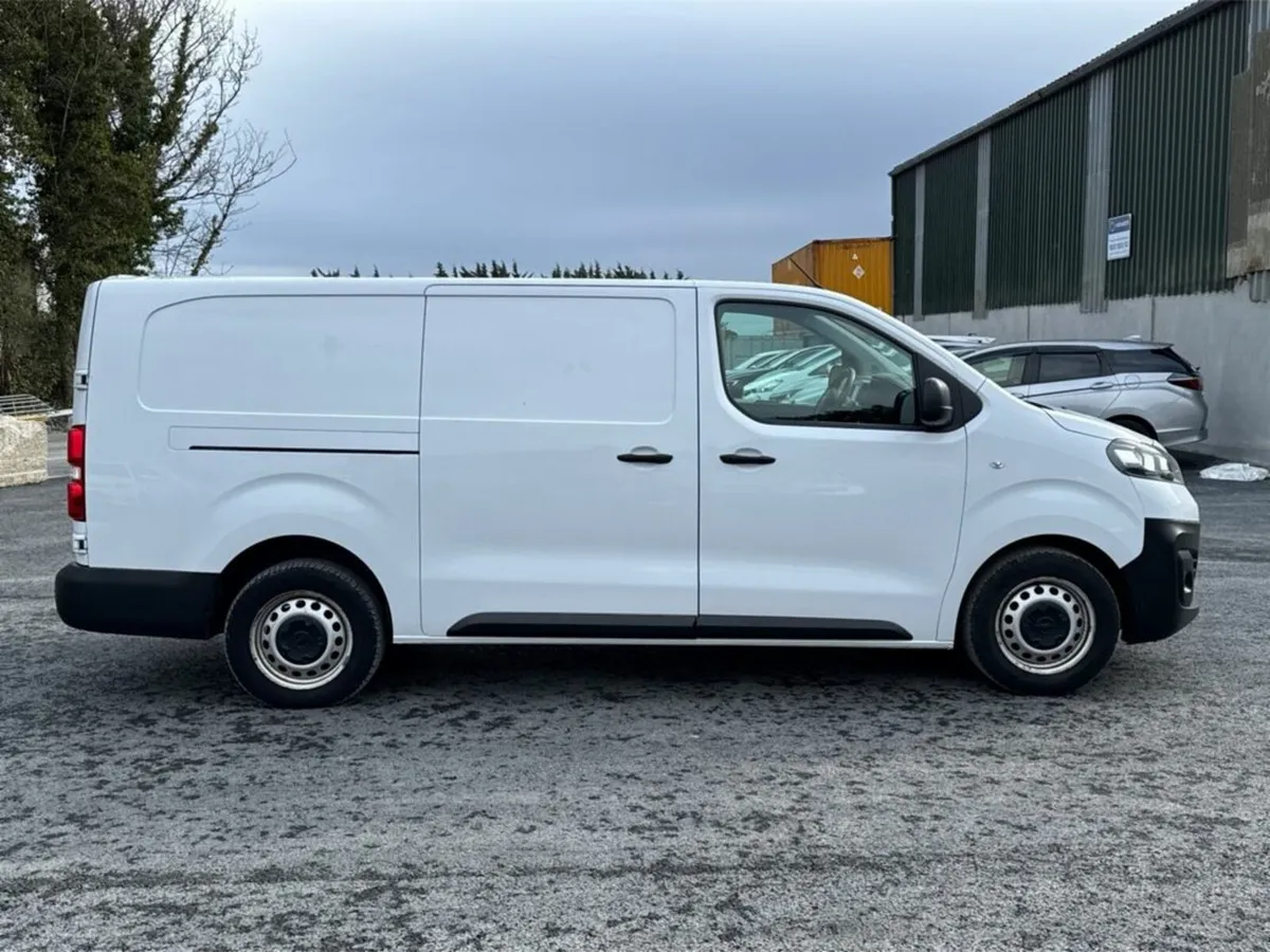 Opel Vivaro 1.5 DIESEL - MANUAL - PRICE EX VAT – P - Image 3